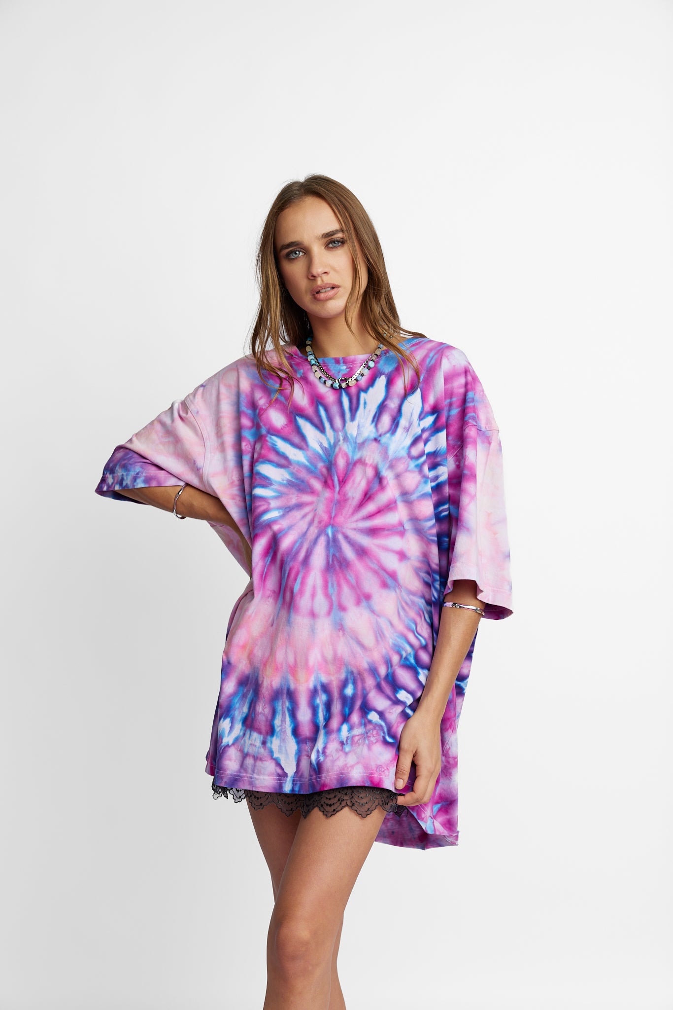 Oversized Mum Tee - Size 2XL/3XL - Only Lovers Left