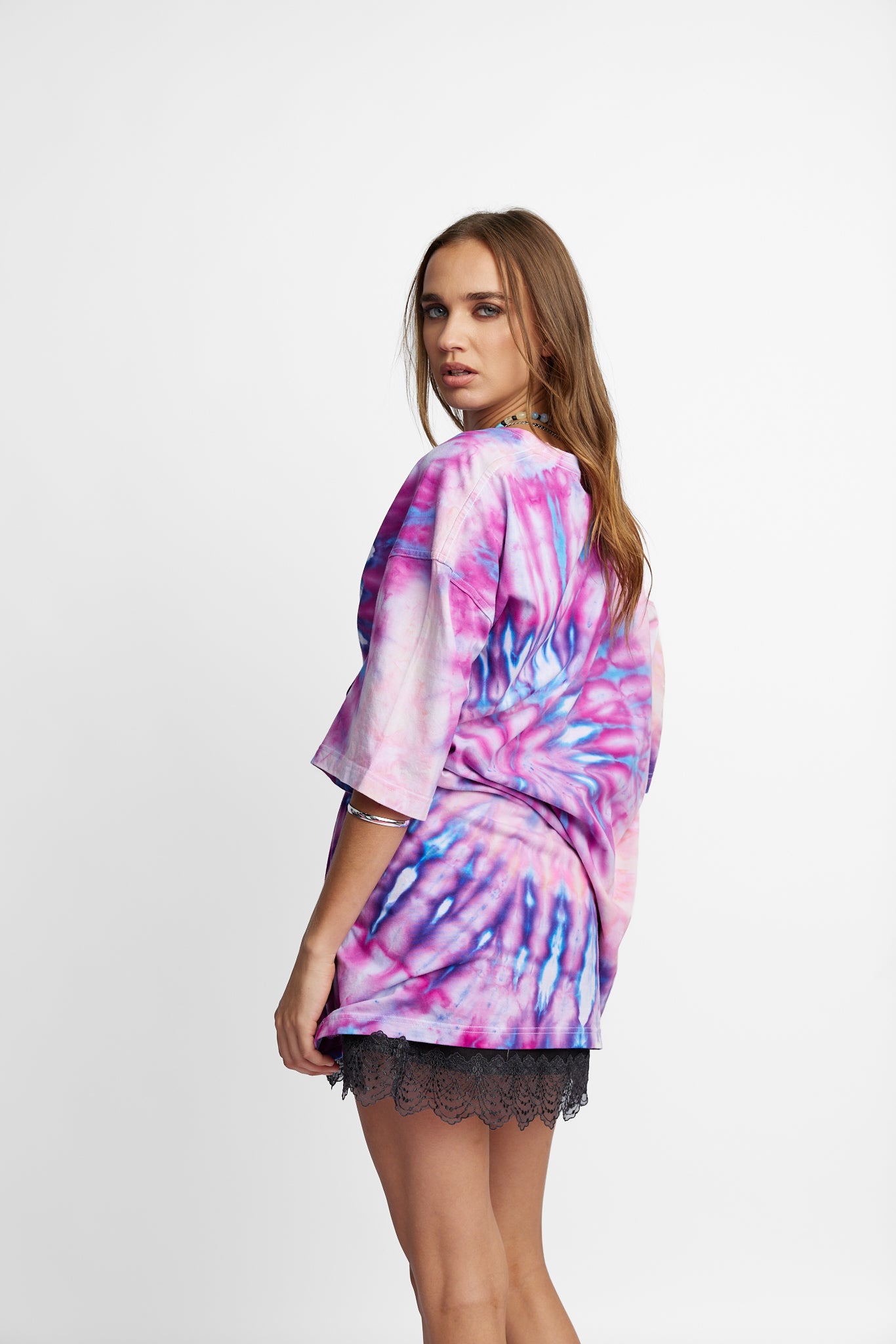 Oversized Mum Tee - Size 2XL/3XL - Only Lovers Left