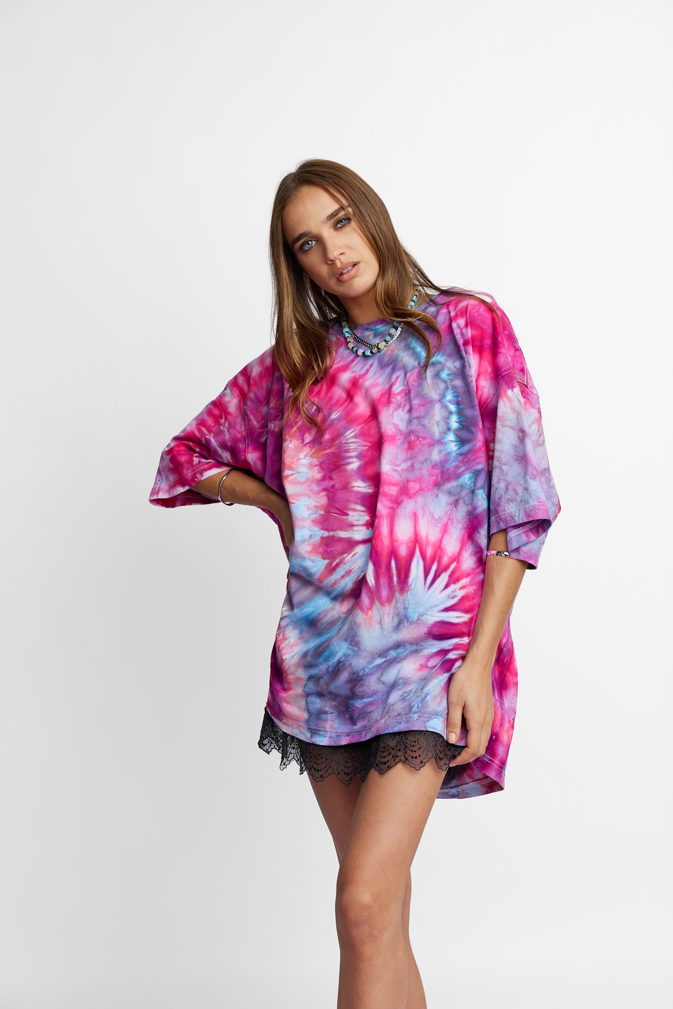 Oversized Mum Tee - Size 2XL/3XL - Only Lovers Left