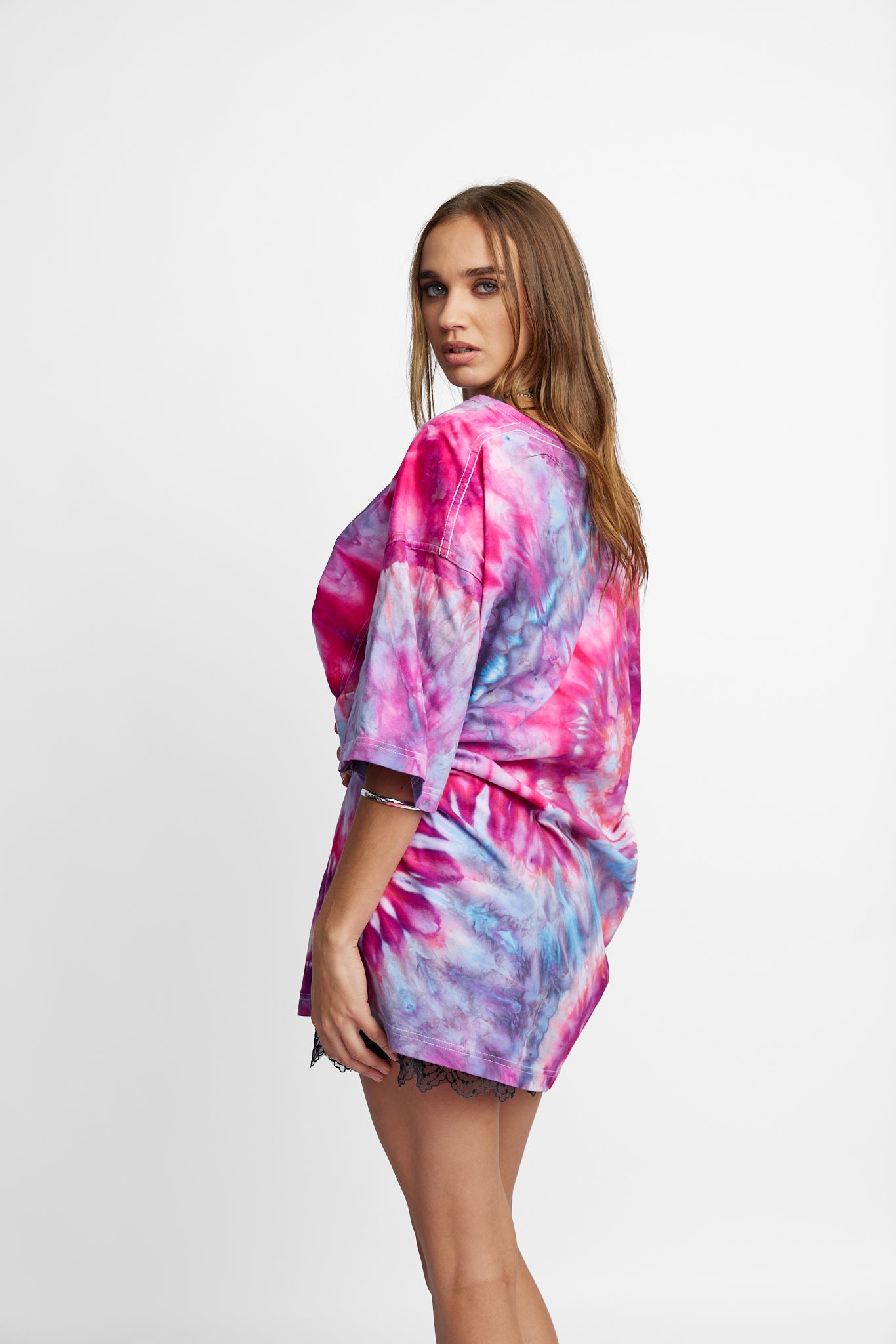 Oversized Mum Tee - Size 2XL/3XL - Only Lovers Left