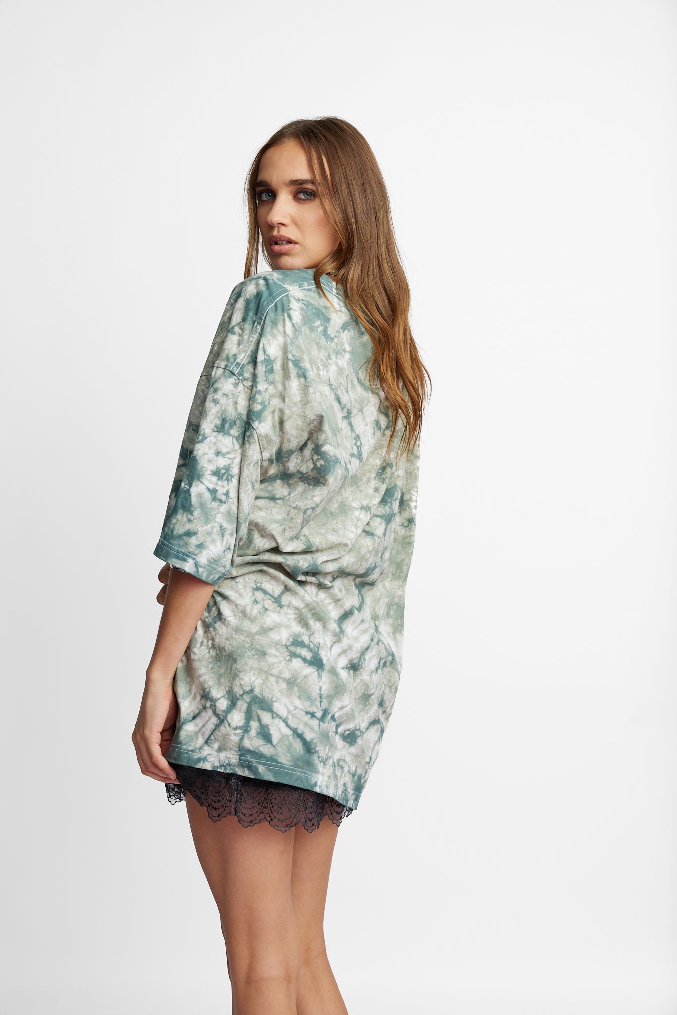 Oversized Mum Tee - Size 2XL/3XL - Only Lovers Left