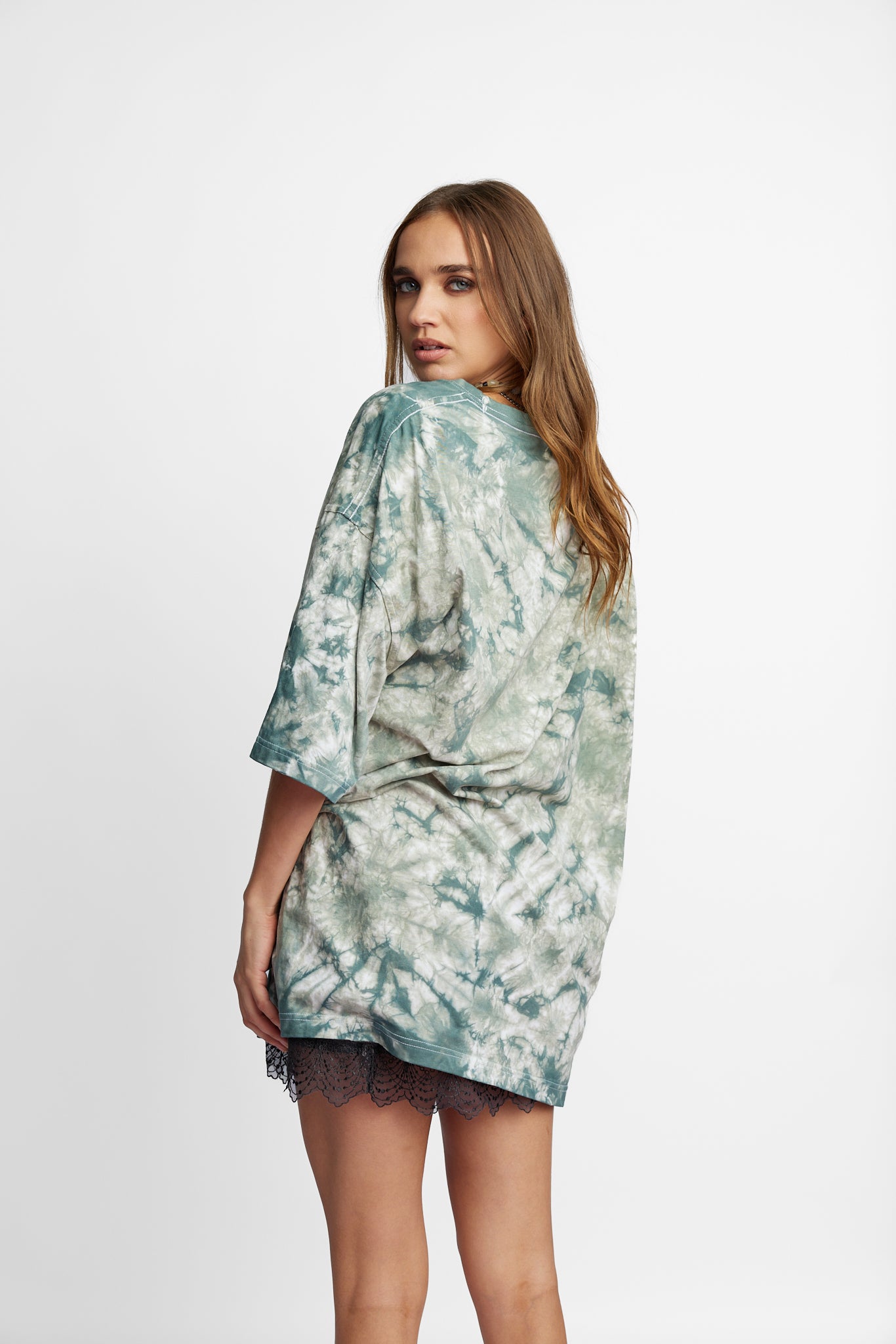 Oversized Mum Tee - Size 2XL/3XL - Only Lovers Left