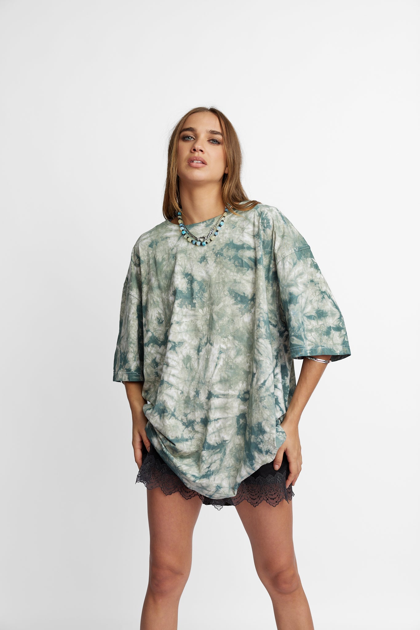 Oversized Mum Tee - Size 2XL/3XL - Only Lovers Left