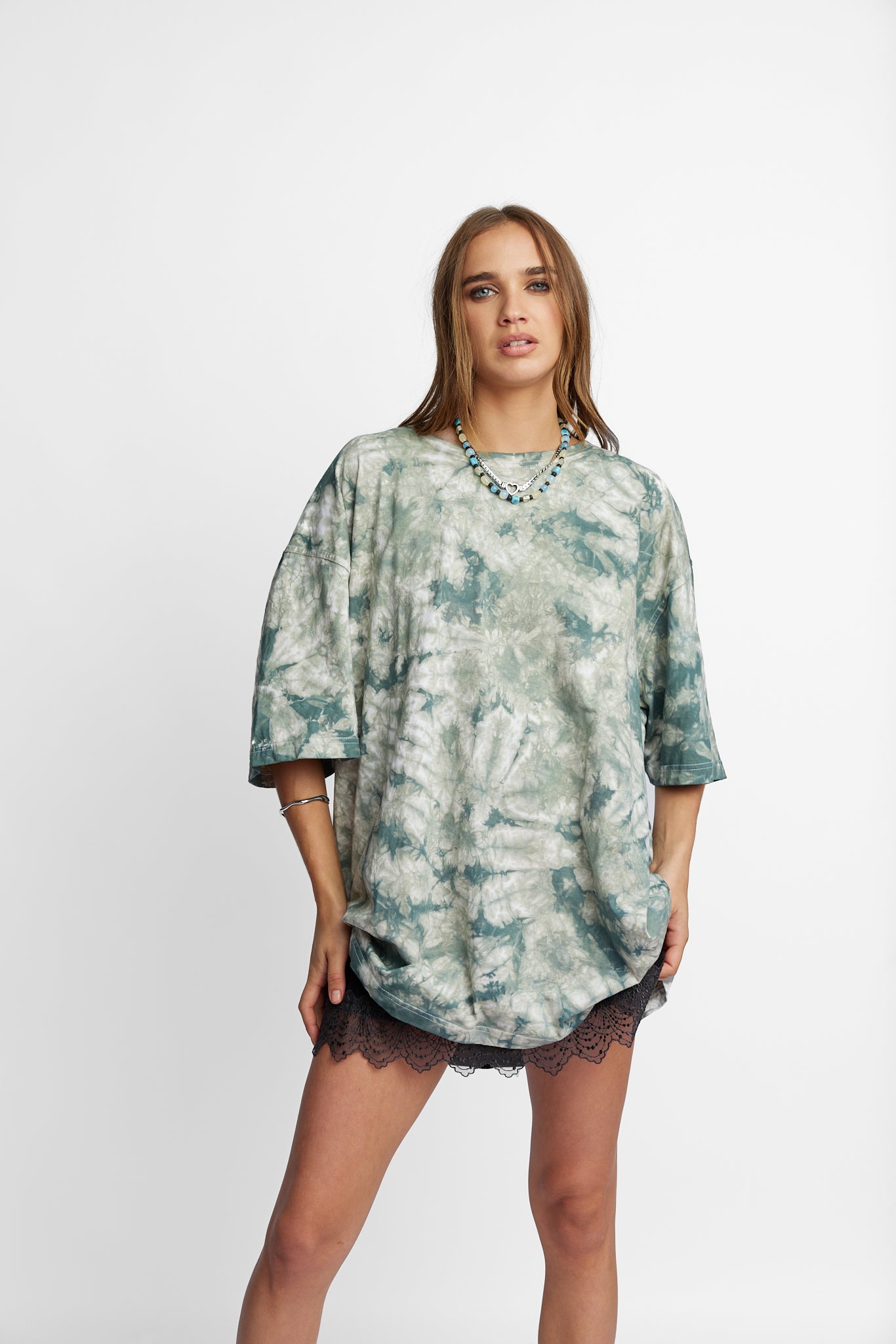 Oversized Mum Tee - Size 2XL/3XL - Only Lovers Left