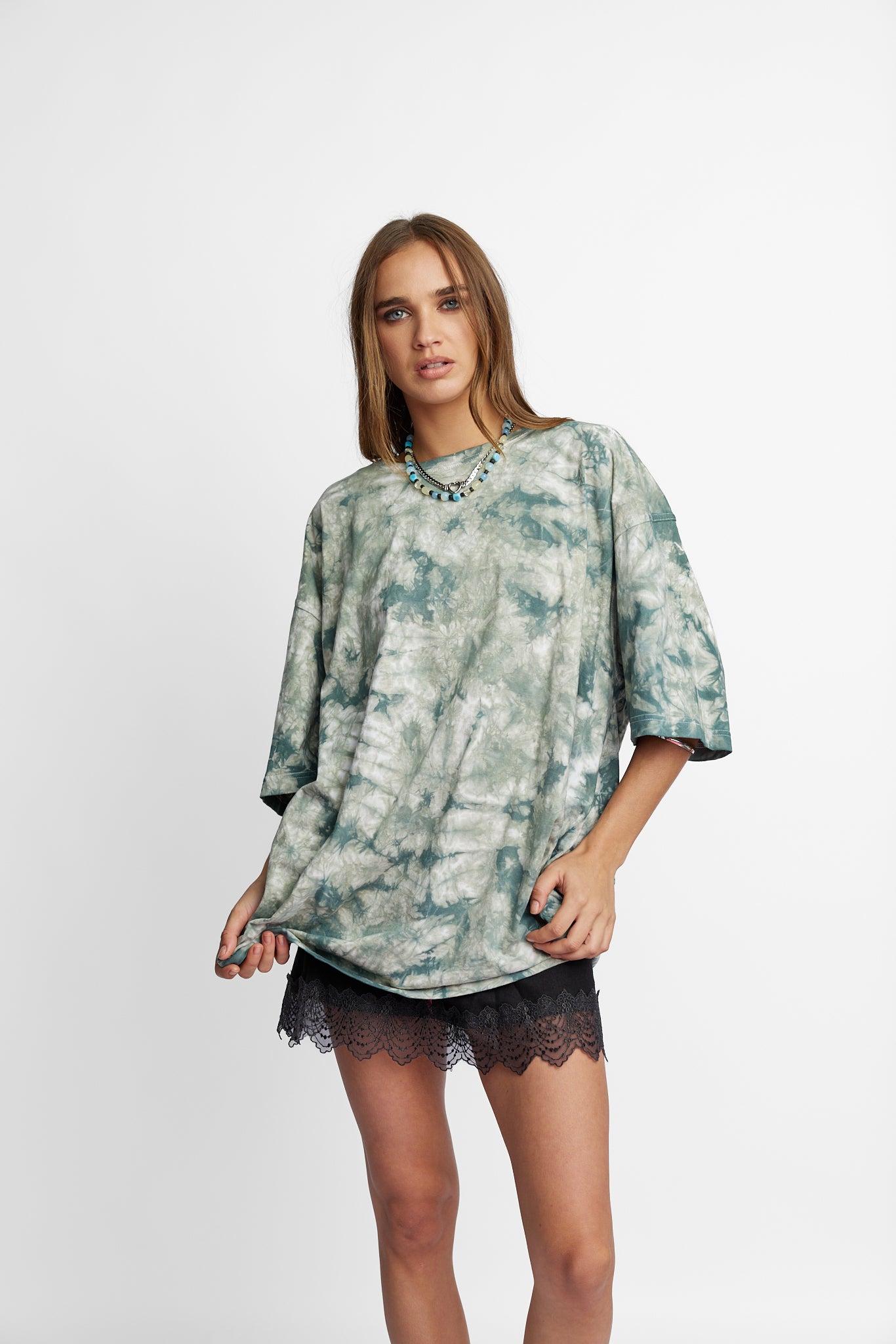 Oversized Mum Tee - Size 2XL/3XL - Only Lovers Left