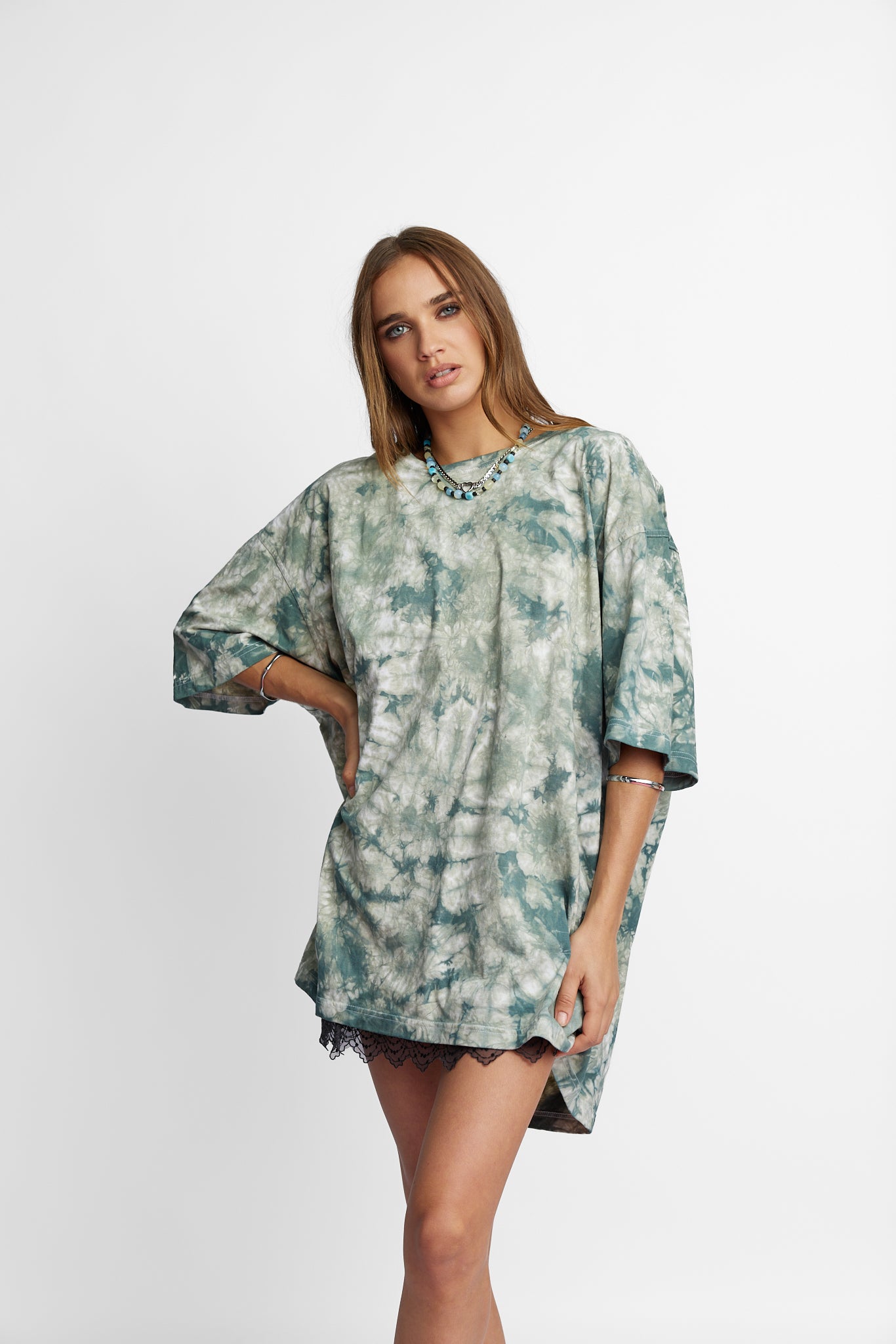 Oversized Mum Tee - Size 2XL/3XL - Only Lovers Left