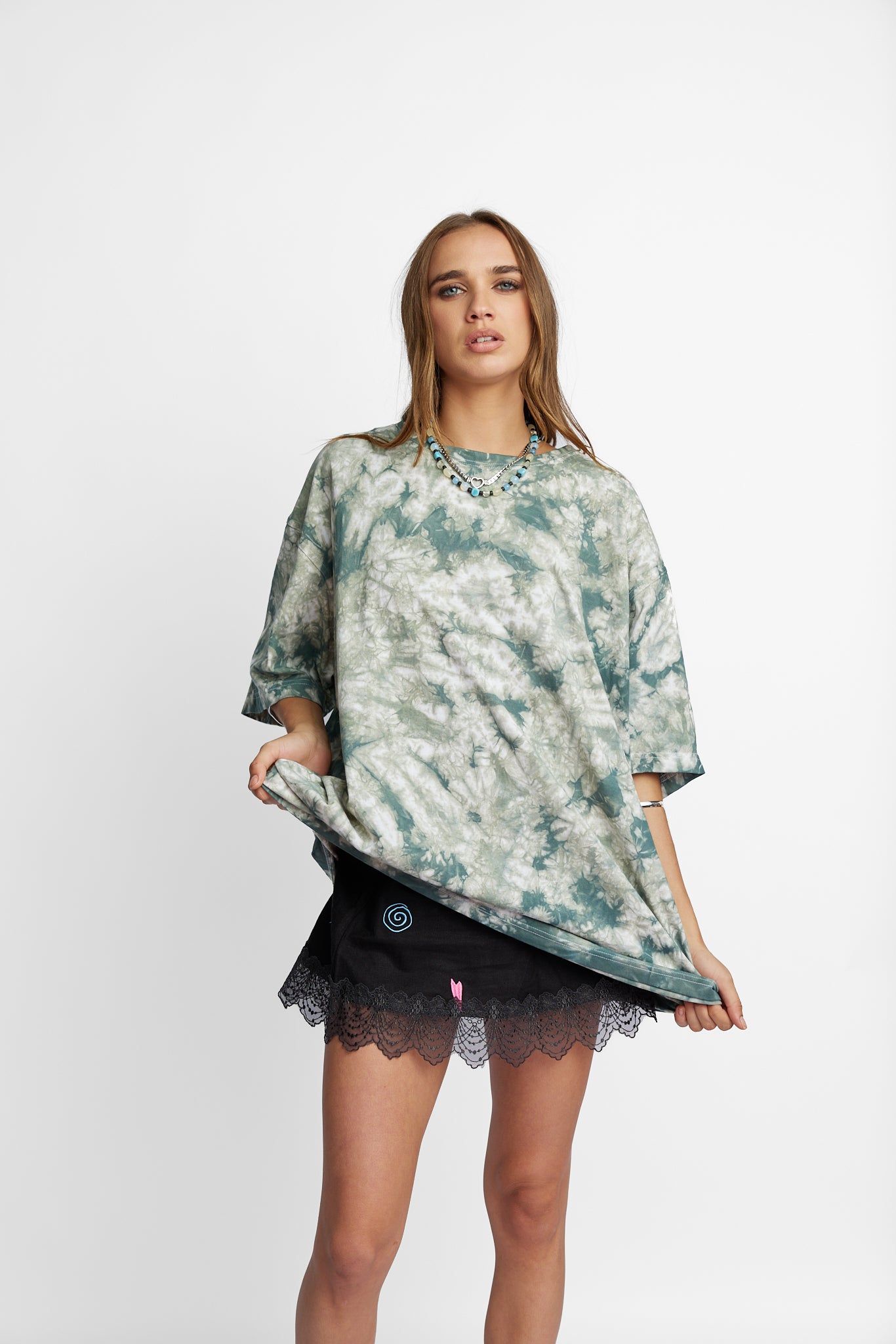 Oversized Mum Tee - Size 2XL/3XL - Only Lovers Left