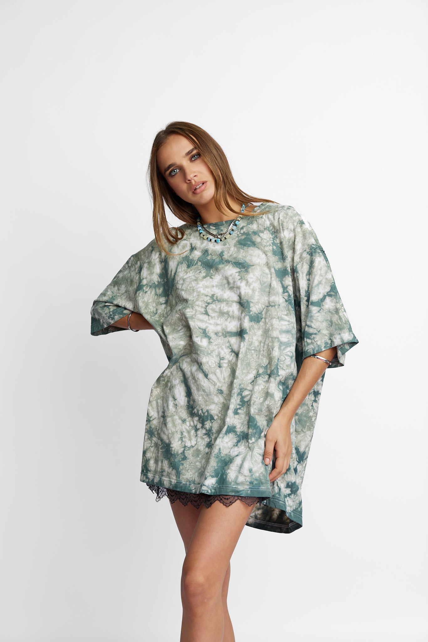 Oversized Mum Tee - Size 2XL/3XL - Only Lovers Left