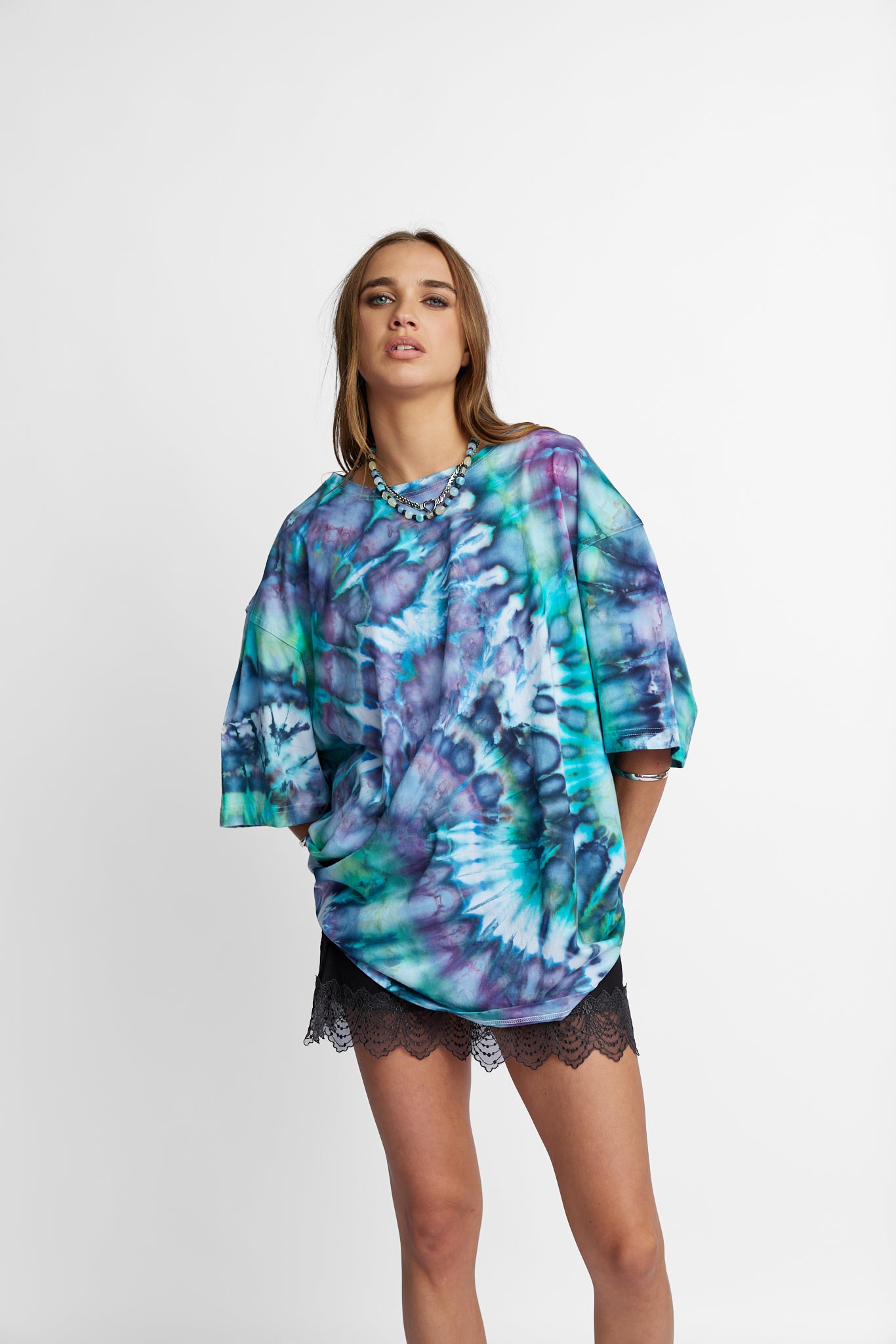 Oversized Mum Tee - Size 2XL/3XL - Only Lovers Left