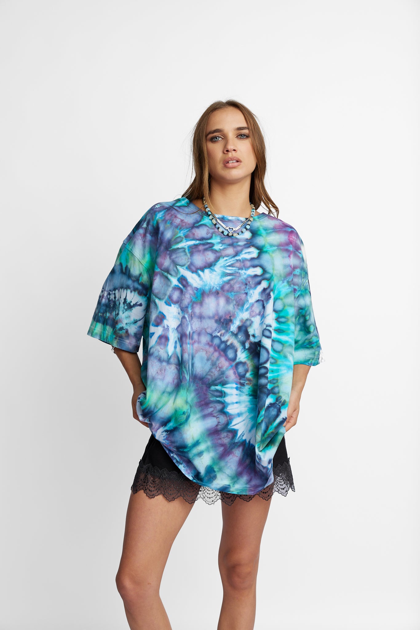 Oversized Mum Tee - Size 2XL/3XL - Only Lovers Left