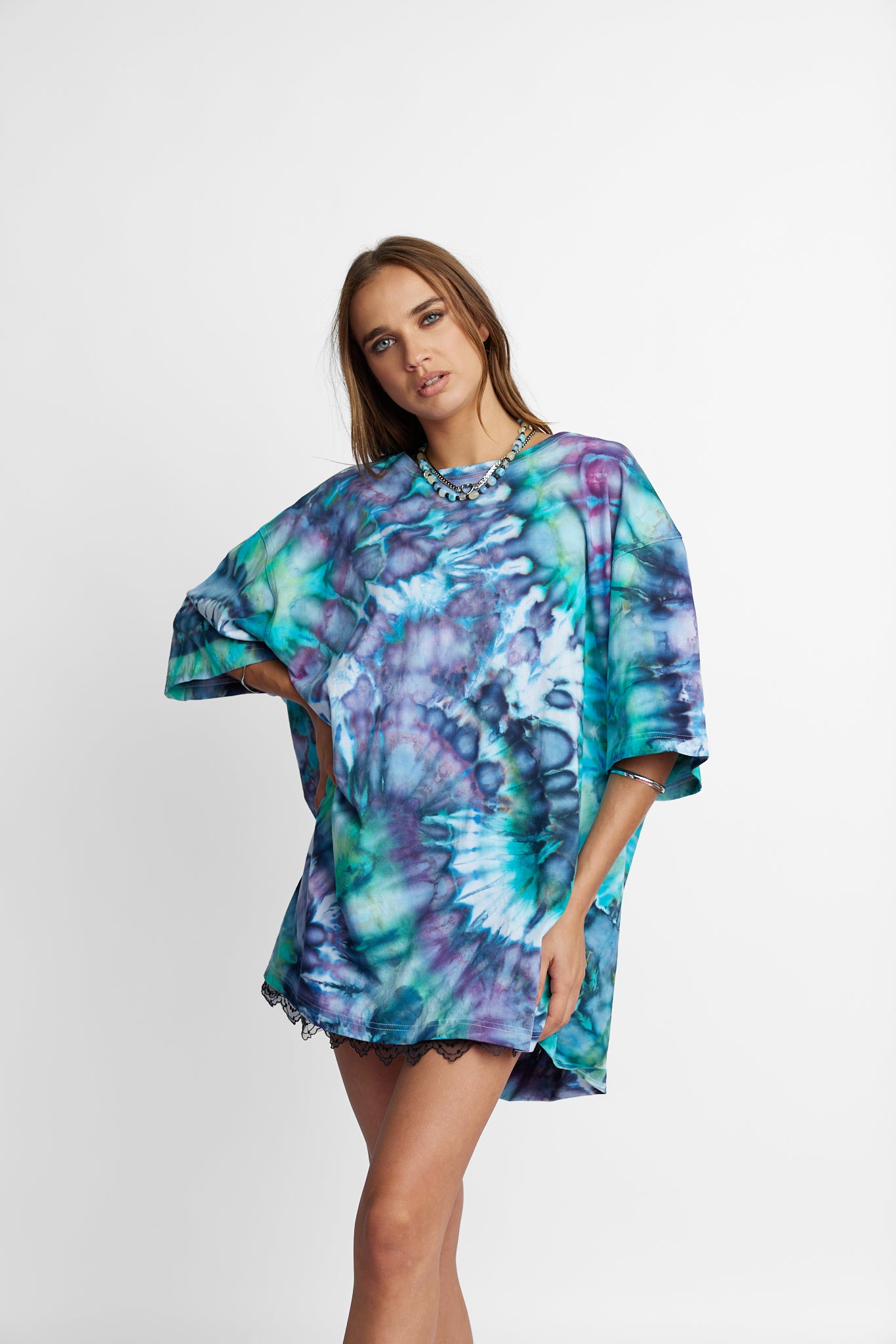 Oversized Mum Tee - Size 2XL/3XL - Only Lovers Left