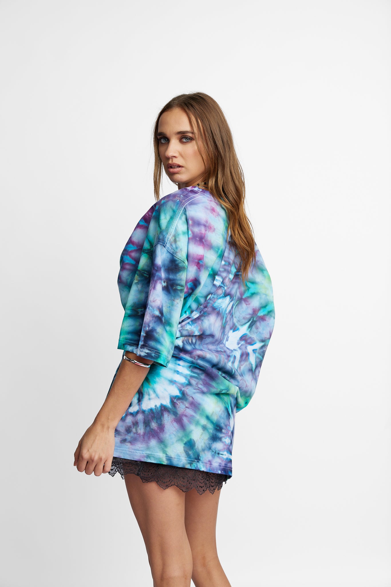 Oversized Mum Tee - Size 2XL/3XL - Only Lovers Left