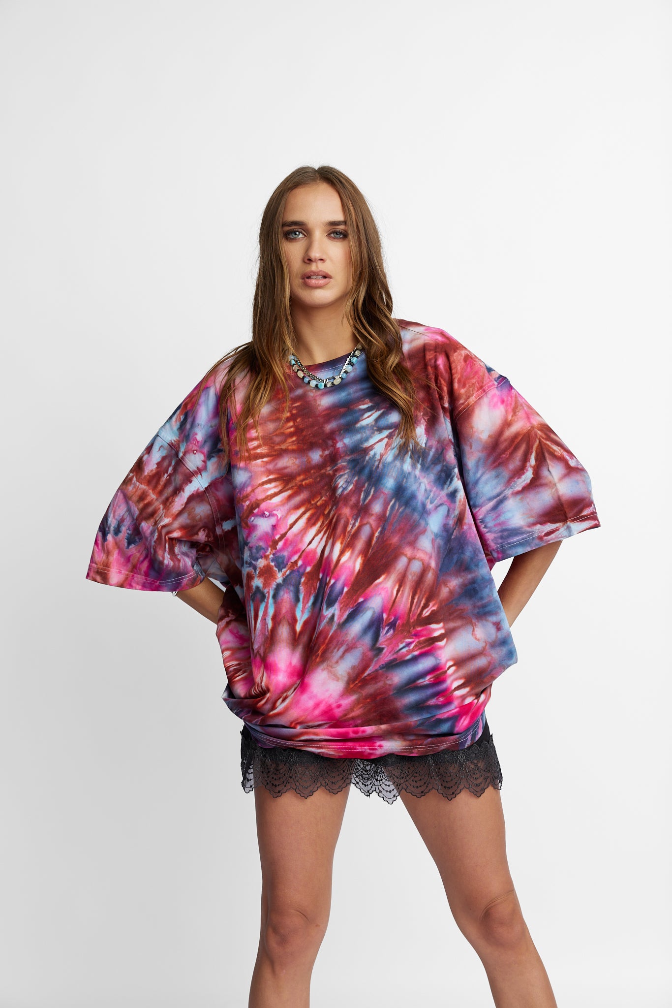 Oversized Mum Tee - Size 2XL/3XL - Only Lovers Left