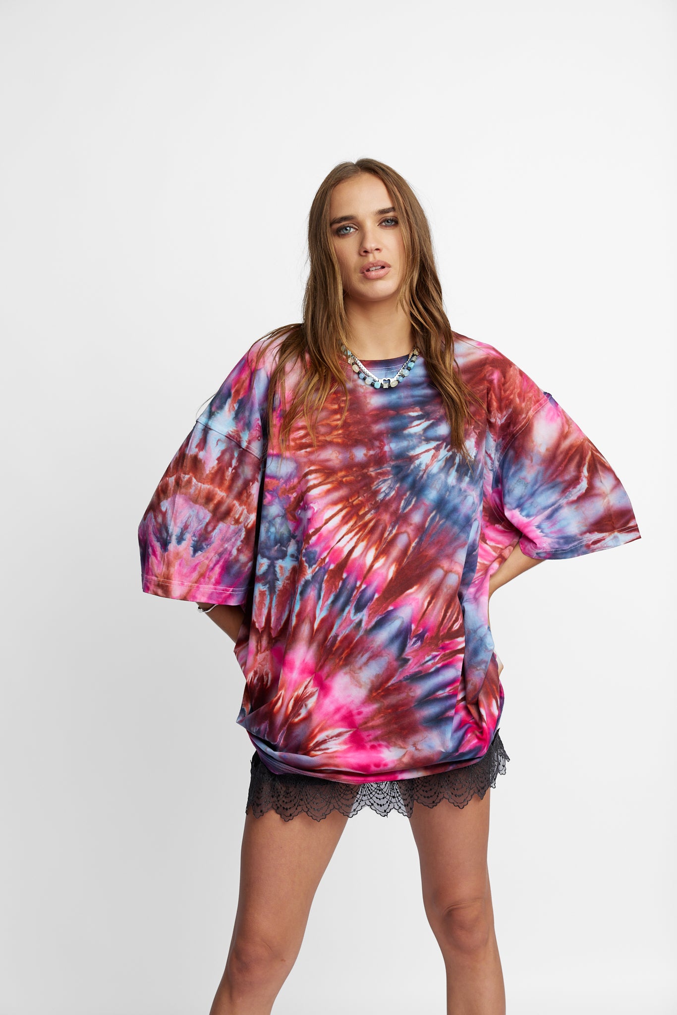 Oversized Mum Tee - Size 2XL/3XL - Only Lovers Left