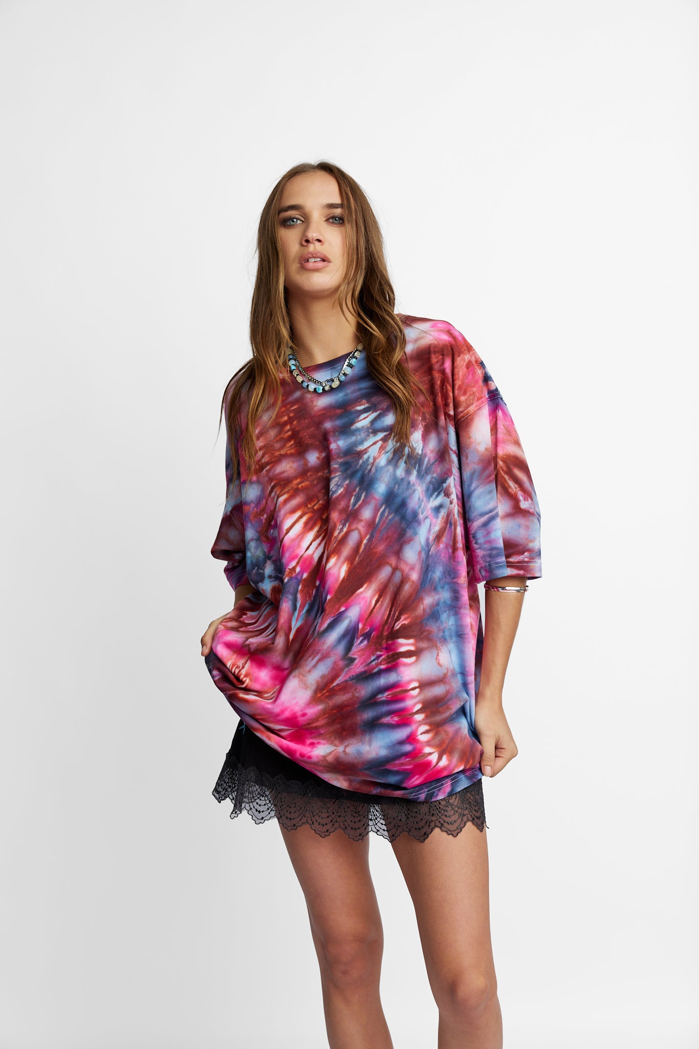 Oversized Mum Tee - Size 2XL/3XL - Only Lovers Left