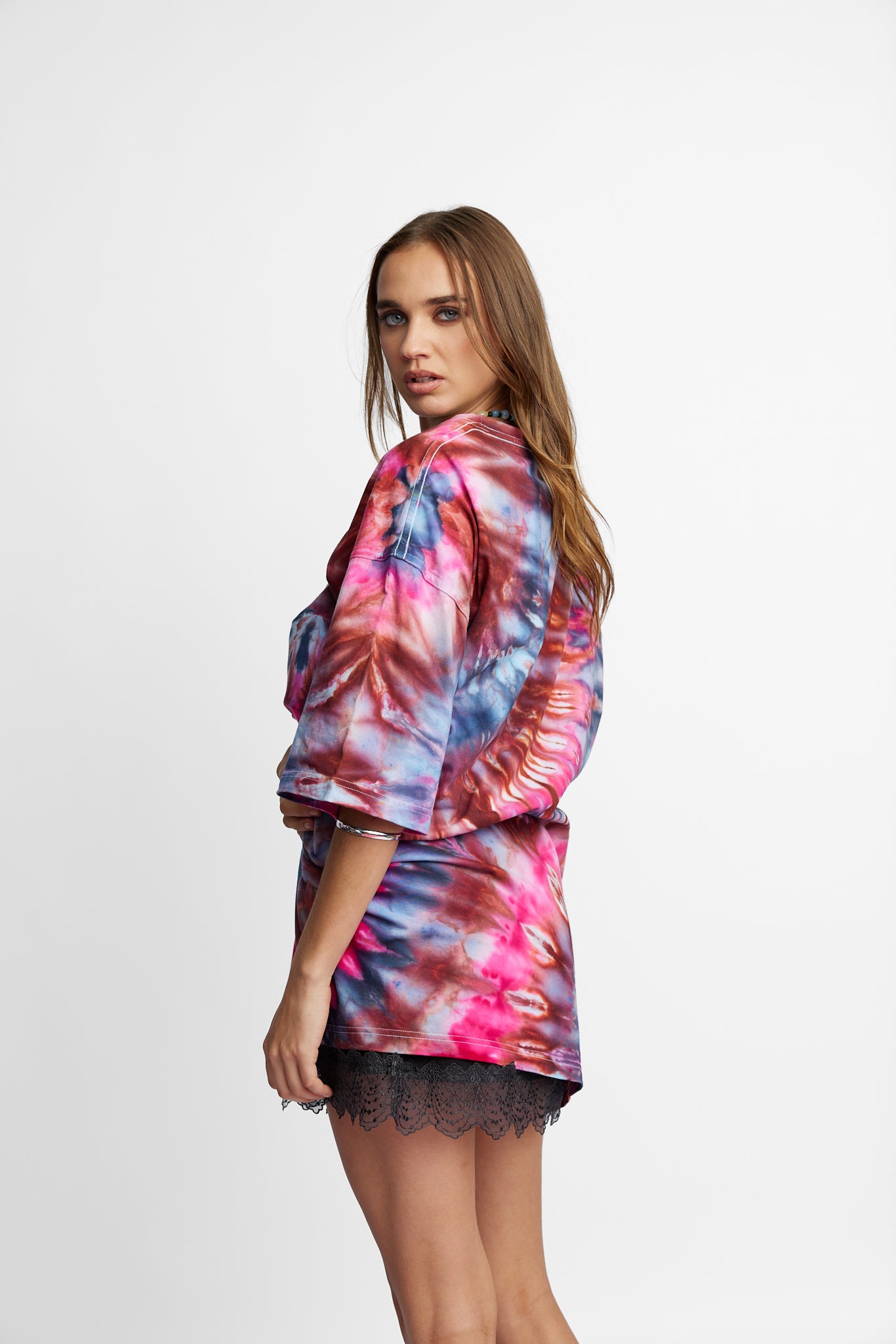 Oversized Mum Tee - Size 2XL/3XL - Only Lovers Left