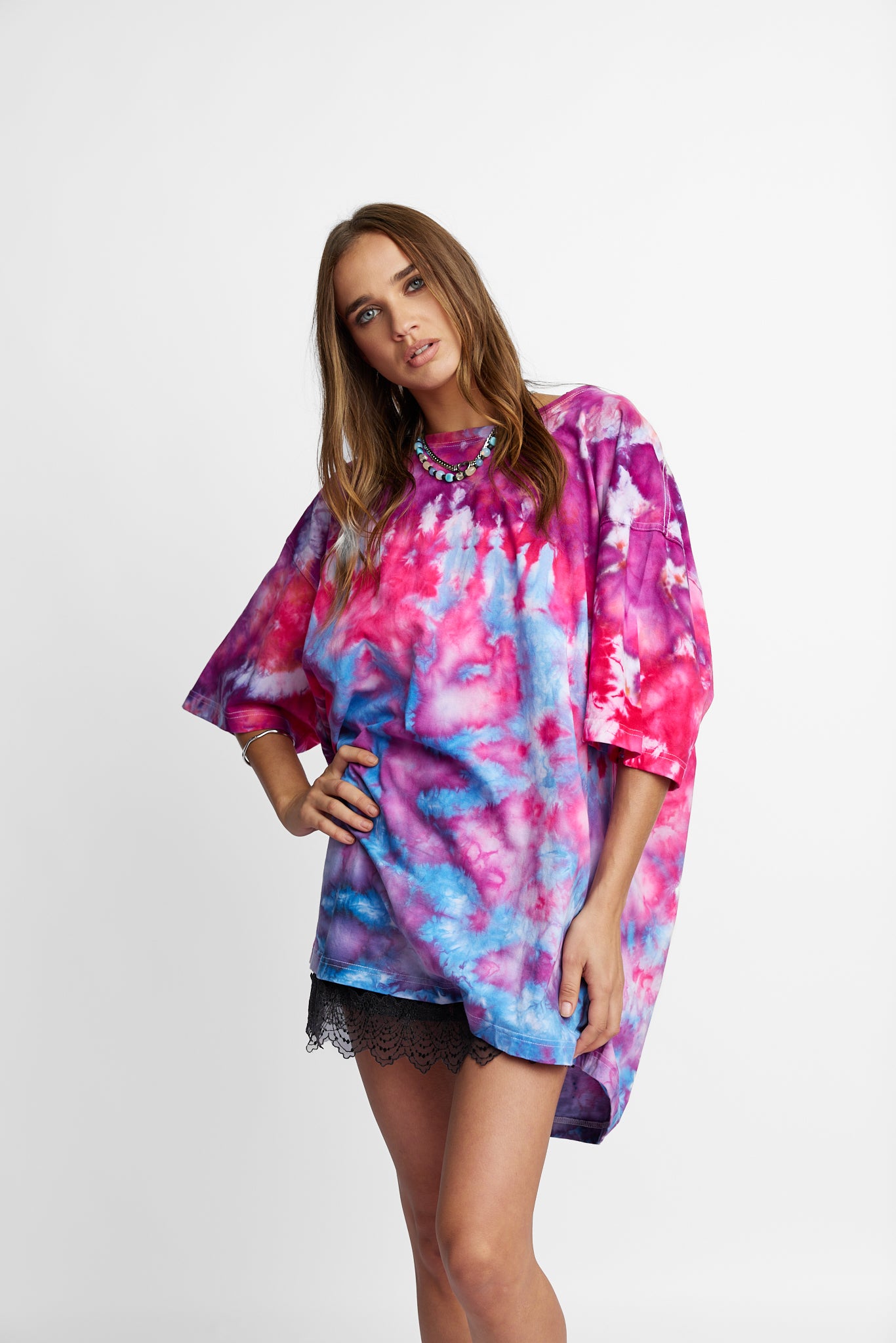 Oversized Mum Tee - Size 2XL/3XL - Only Lovers Left