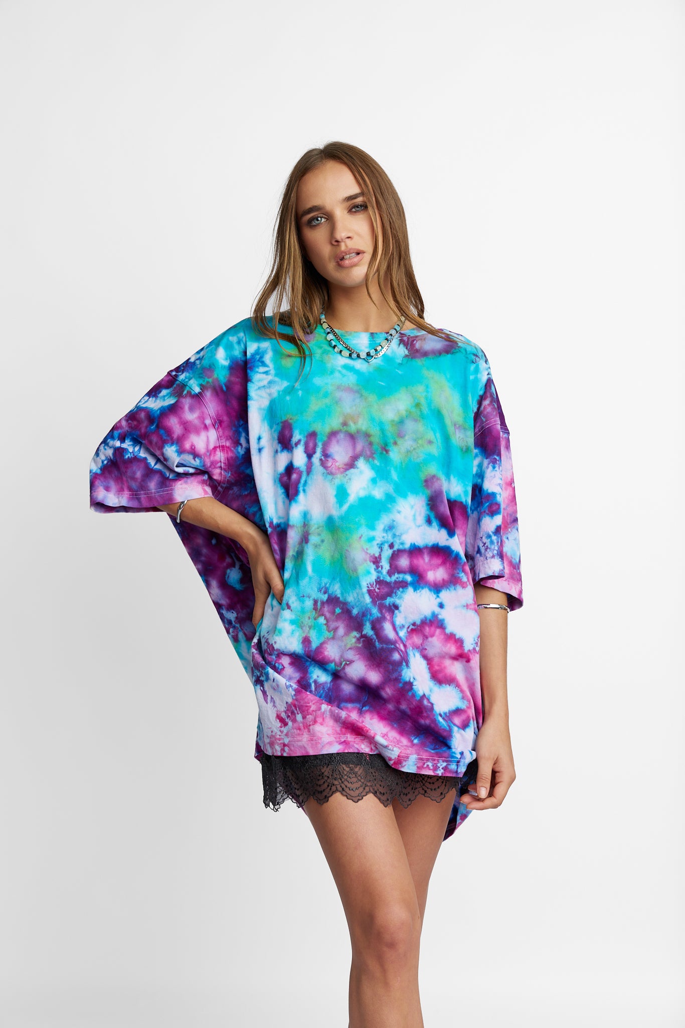 Oversized Mum Tee - Size 2XL/3XL - Only Lovers Left