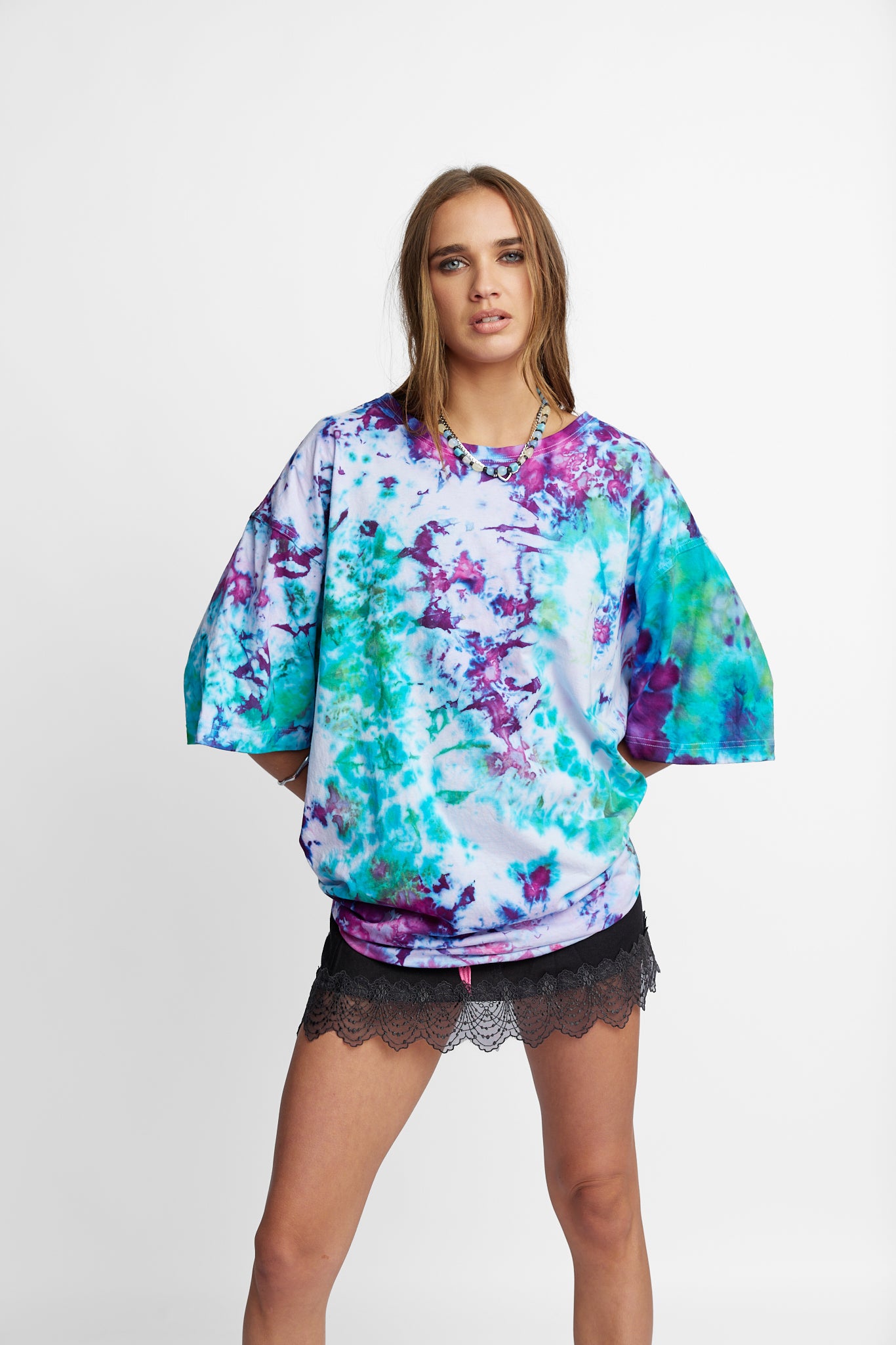 Oversized Mum Tee - Size 2XL/3XL - Only Lovers Left