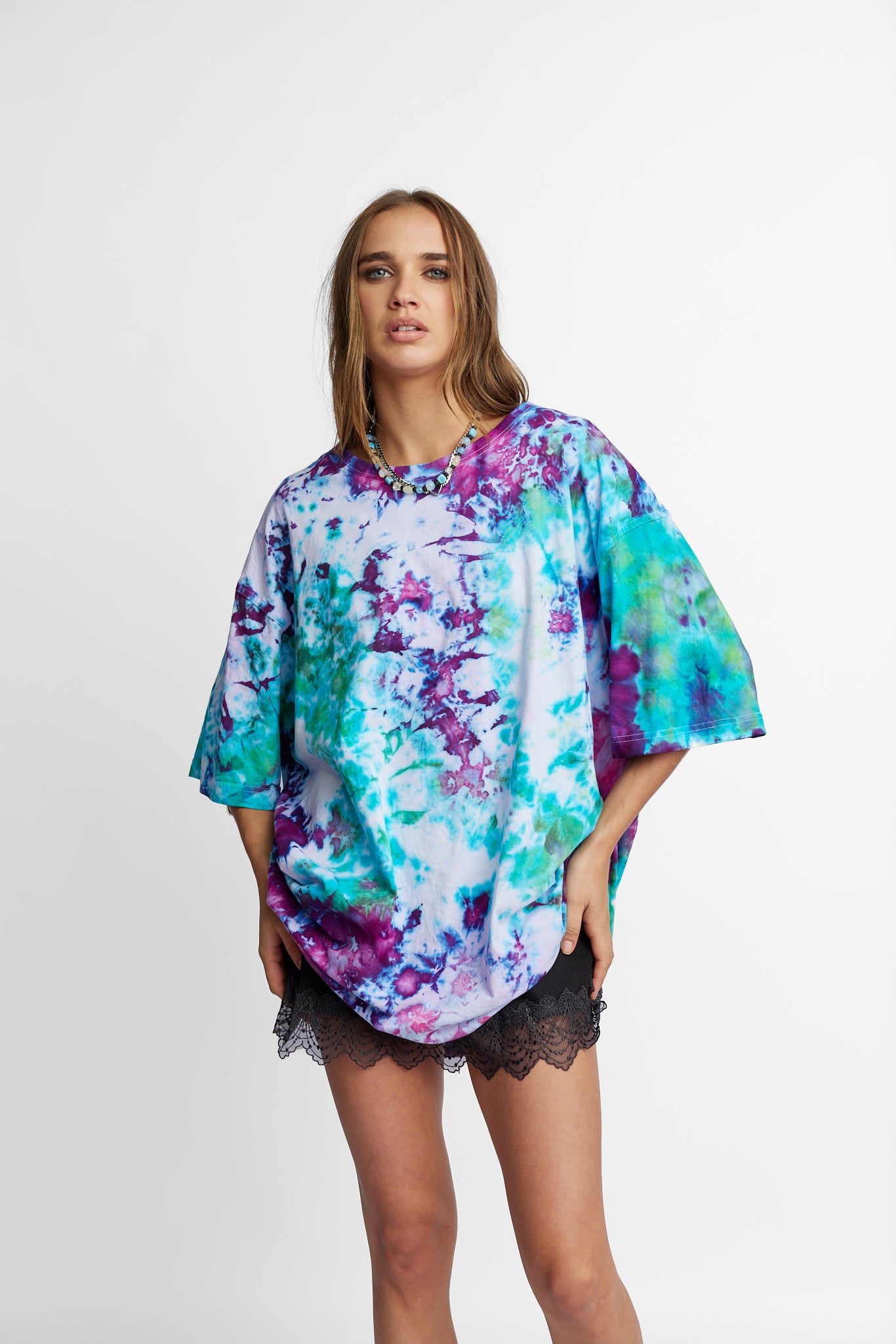 Oversized Mum Tee - Size 2XL/3XL - Only Lovers Left