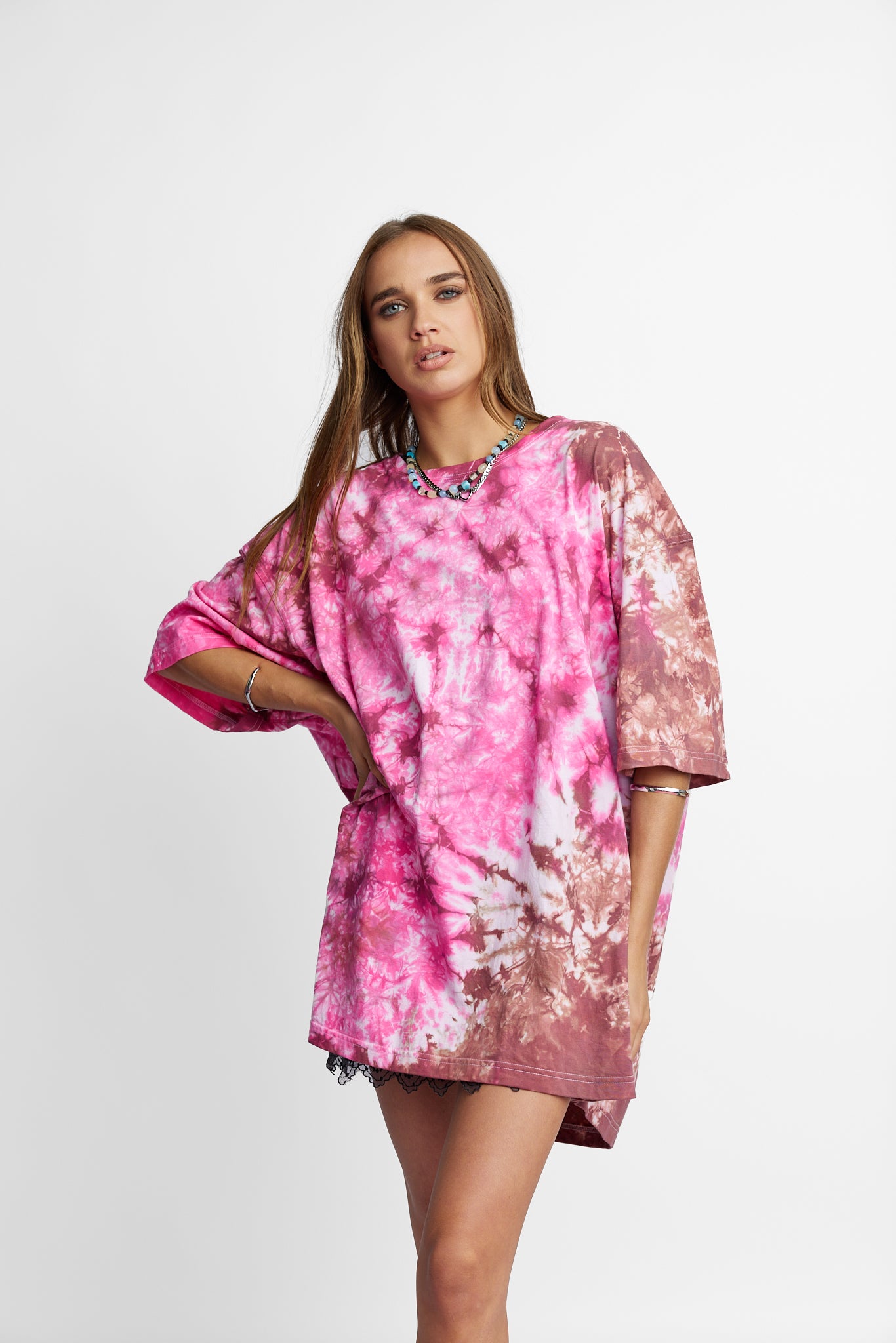Oversized Mum Tee - Size 2XL/3XL - Only Lovers Left