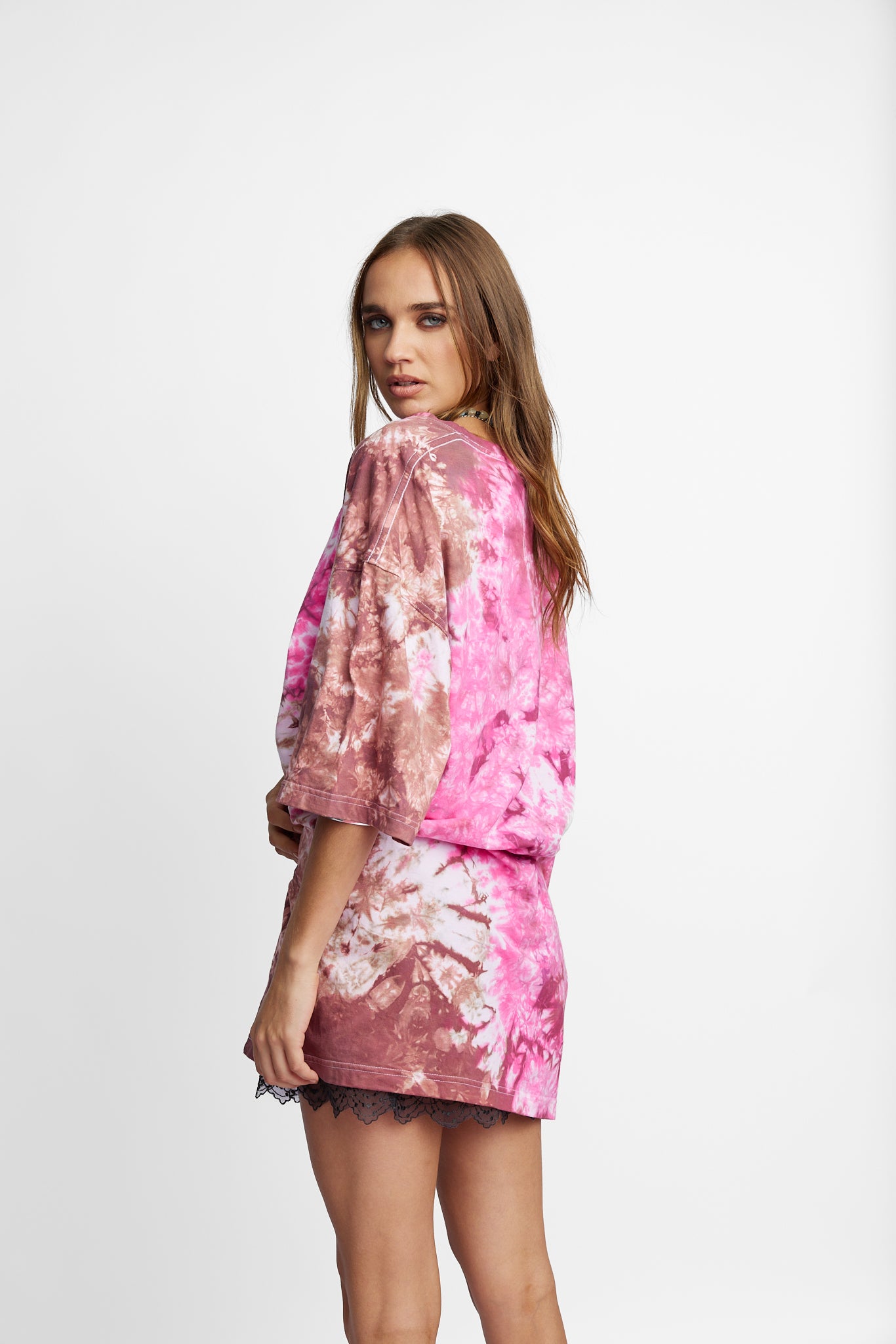 Oversized Mum Tee - Size 2XL/3XL - Only Lovers Left