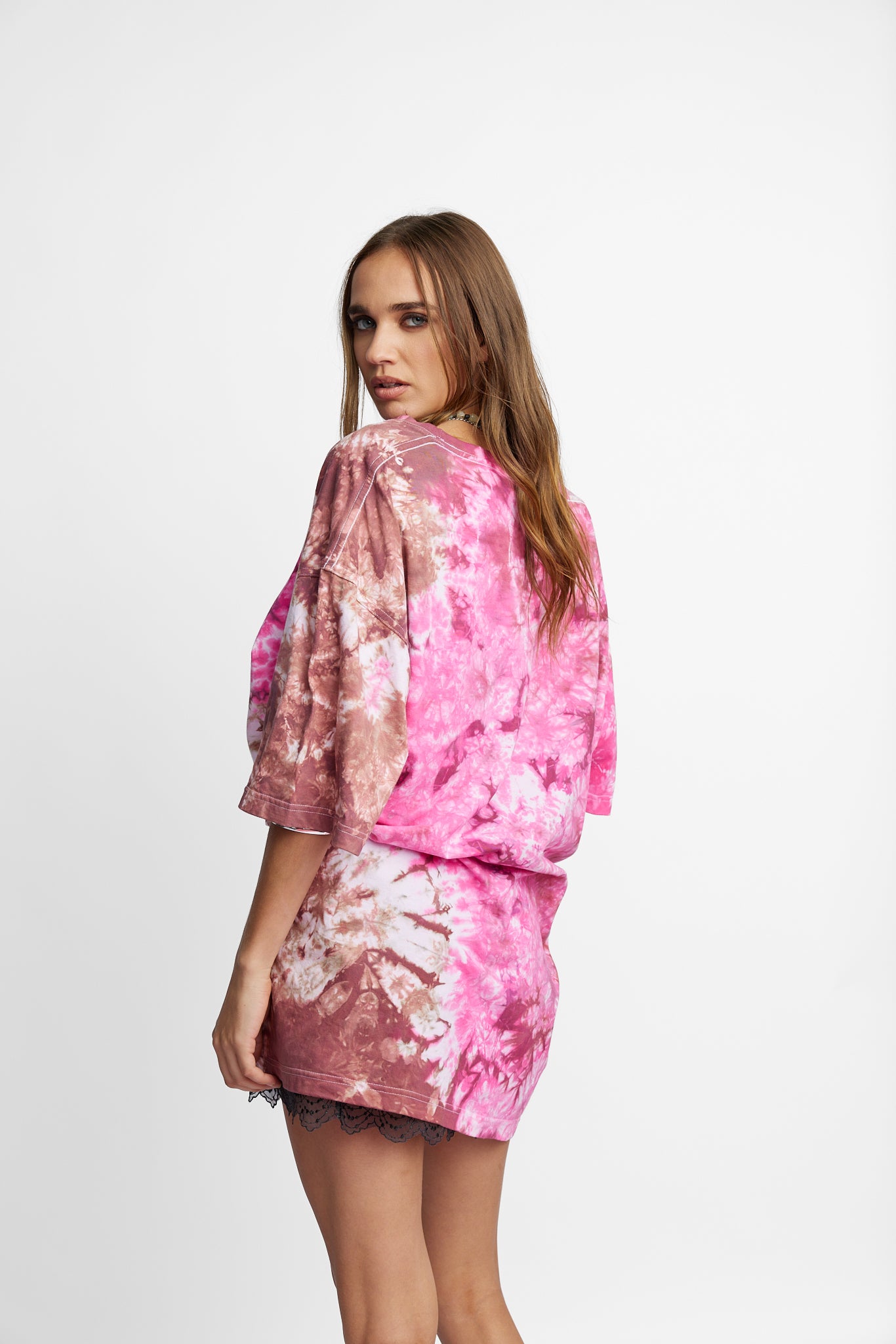 Oversized Mum Tee - Size 2XL/3XL - Only Lovers Left